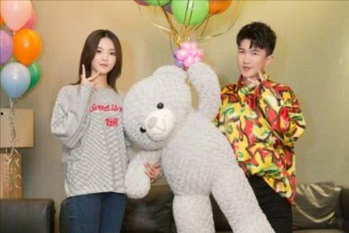 娱乐圈吃瓜素材背景图片